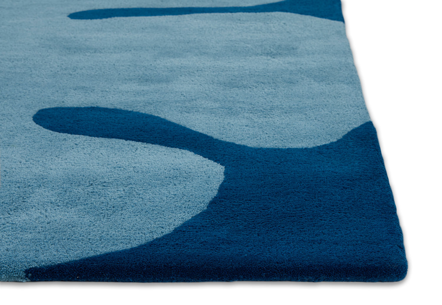 shine-angela-adams-splash-detail A detail of Angela Adams Astrud Splash blue area rug